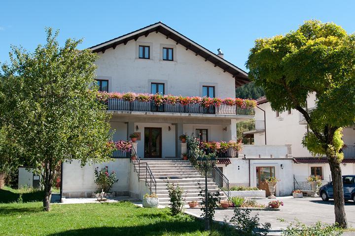 Albergo Della Corte Pescasseroli Exterior photo